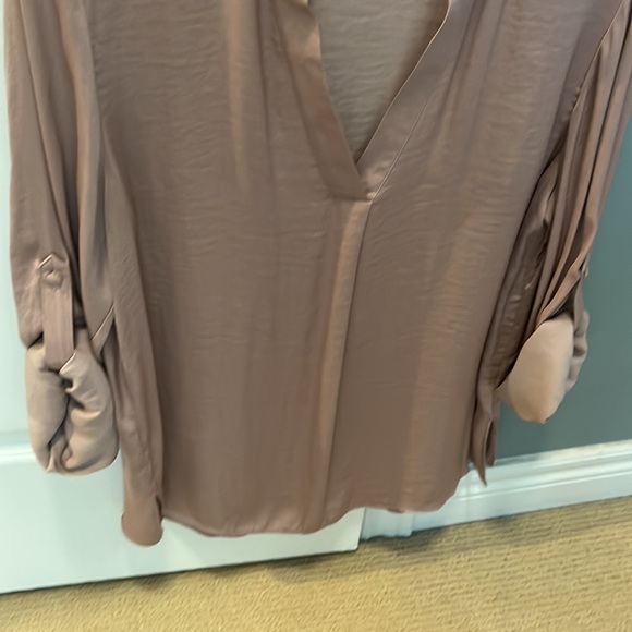 Beautiful blush colour top - Picture 3 of 8